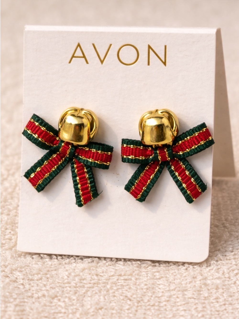 V7 Avon Green & Red Holiday Gift Box Earrings